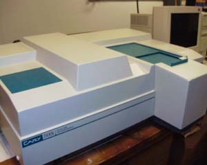 /ARSUserFiles/20300510/images/Imaging, Detection, and Sorting Lab Equipment Photos/web_Spectrophotometer1.JPG